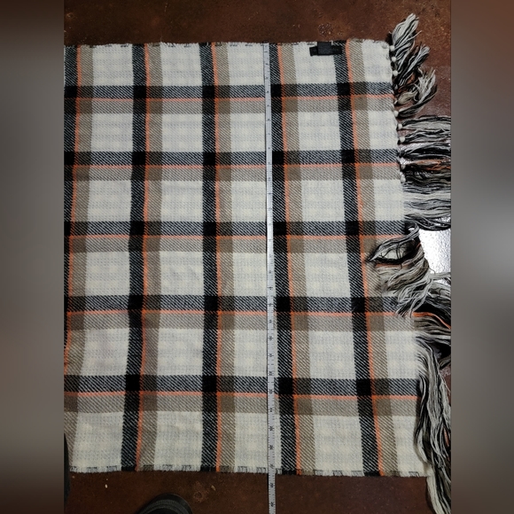 XL Steve Madden unique scarf - Picture 8 of 13